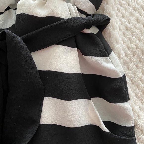 Monteau Black and White dress with pockets - Picture 3 of 4